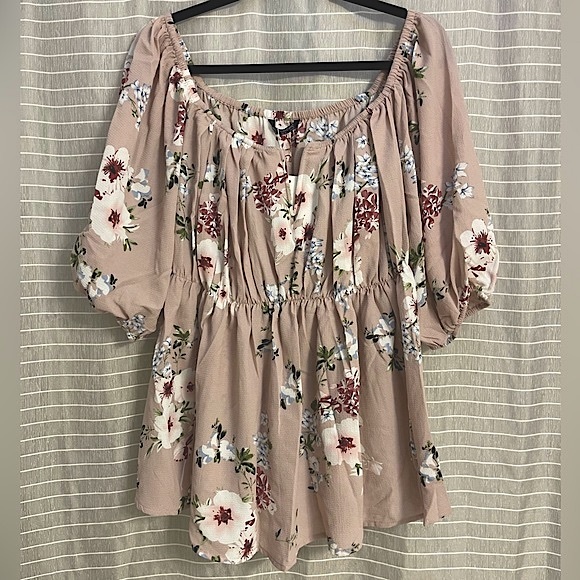 BloomChic Tops - NWT Floral Blouse